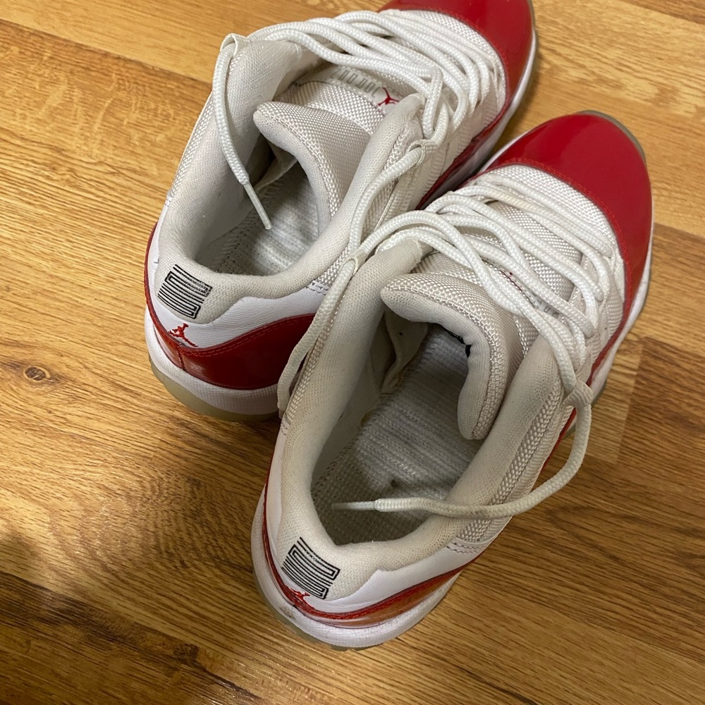 Jordan 11 - Picture 3 of 5